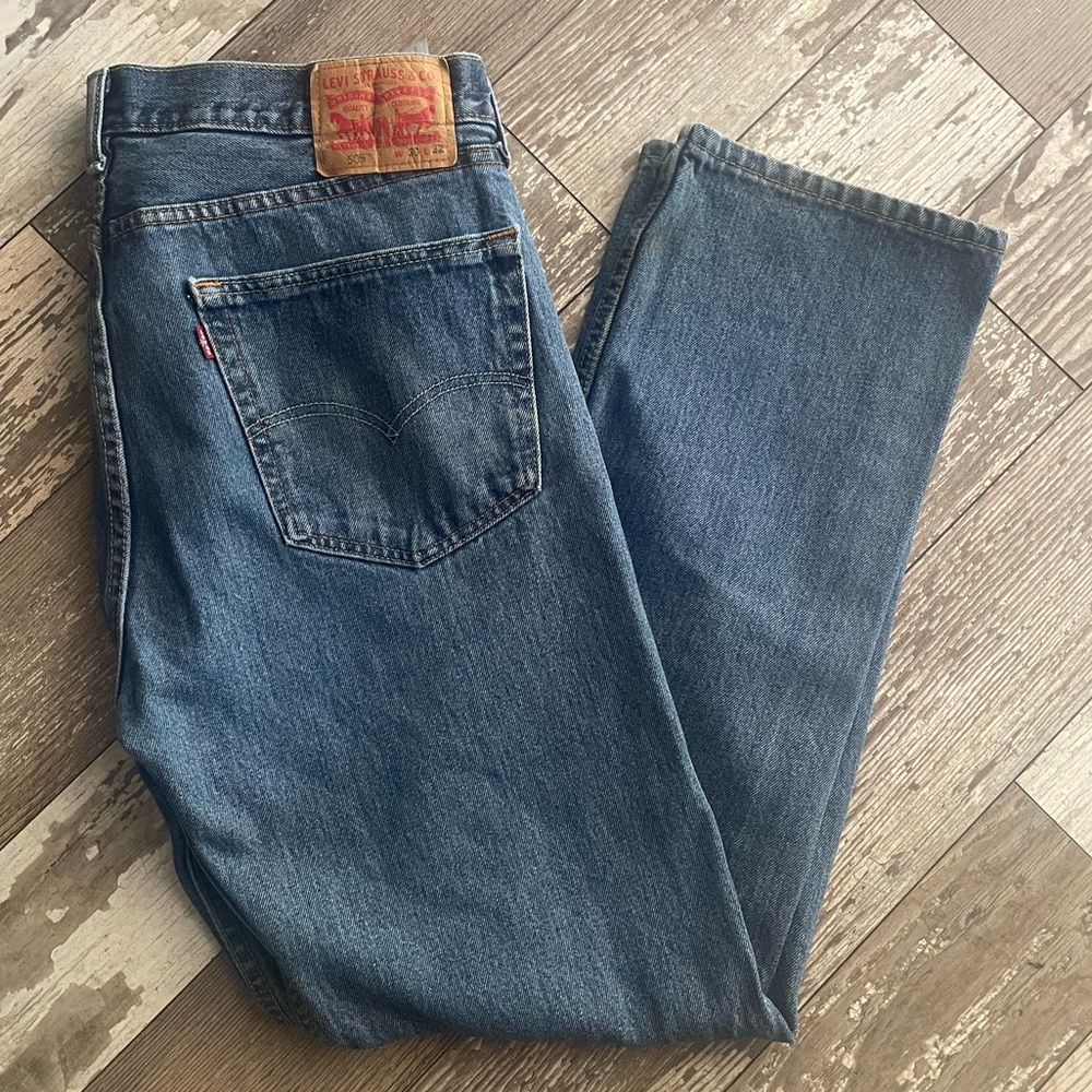 Men’s Levi’s 505 straight leg jeans